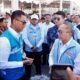 Direktur Utama PLN, Darmawan Prasodjo (kiri) berbincang dengan Menteri Koordinator Bidang Pangan Indonesia sekaligus Ketua Satuan Tugas Koperasi Merah Putih, Zulkifli Hasan (kanan) pada acara peluncuran 80.081 Koperasi Desa/Kelurahan Merah Putih di Klaten, Jawa Tengah.