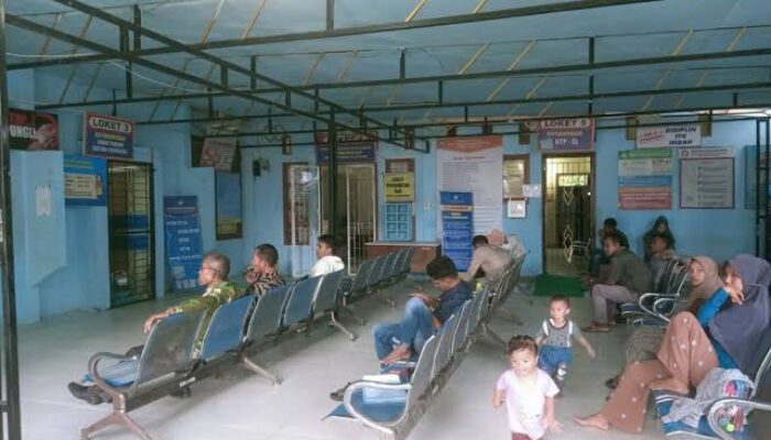 Warga Keluhkan Buruknya Layanan Pembuatan KTP El Di Disdukcapil Aceh Selatan