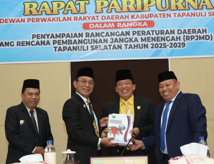 Bupati Gus Irawan Serahkan Ranperda RPJMD 2025–2029 Ke DPRD Tapsel