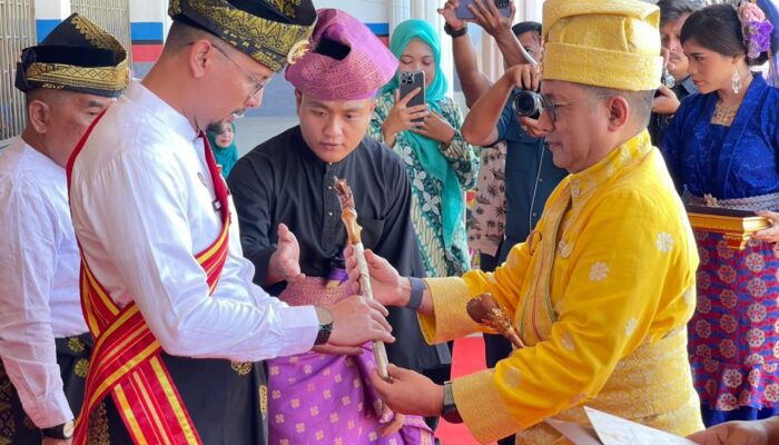 Fery Sahputra Simatupang Digelar Datuk Sri Bandar Setia Diraja Utama Pinang Awan