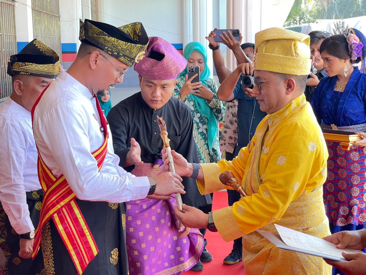 Fery Sahputra Simatupang Digelar Datuk Sri Bandar Setia Diraja Utama Pinang Awan