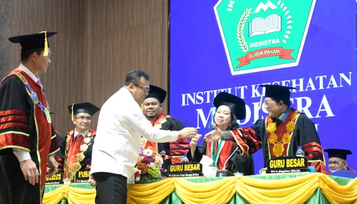  Wisudawan Harus Bisa Menjadi Kebanggaan