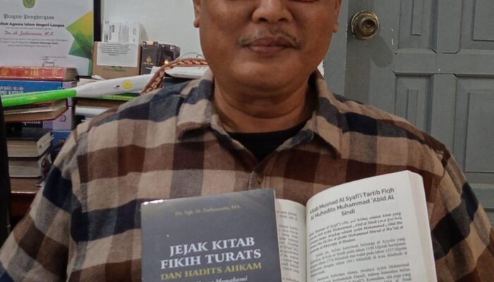 Buku Jejak Kitab Fikih Turats dan Hadist Ahkam: Potret Upaya Memahami Maqashid Syari’ah