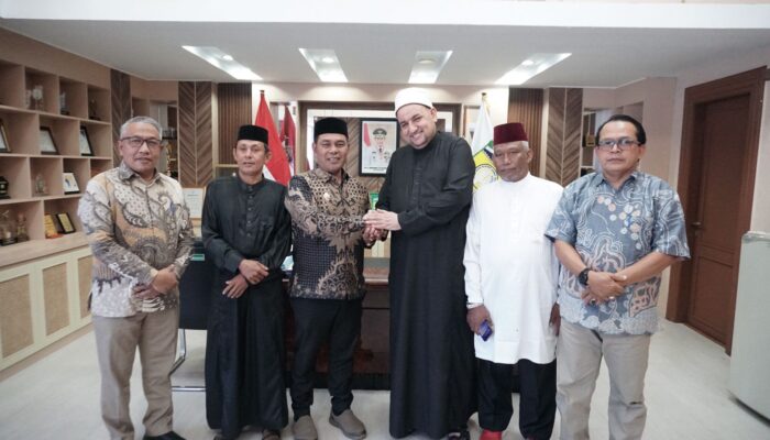 Bupati Aceh Besar Terima Mufti Palestina Syekh Dr Samih Kamel Hajjaj