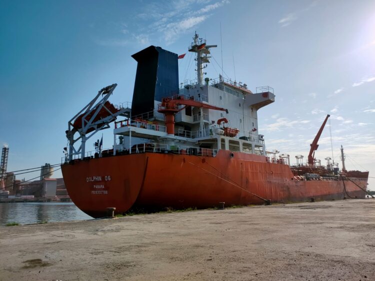 Kapal Dolphin 06 Dari Pelabuhan Krueng Geukueh Ke Pelabuhan Tuticorin India
