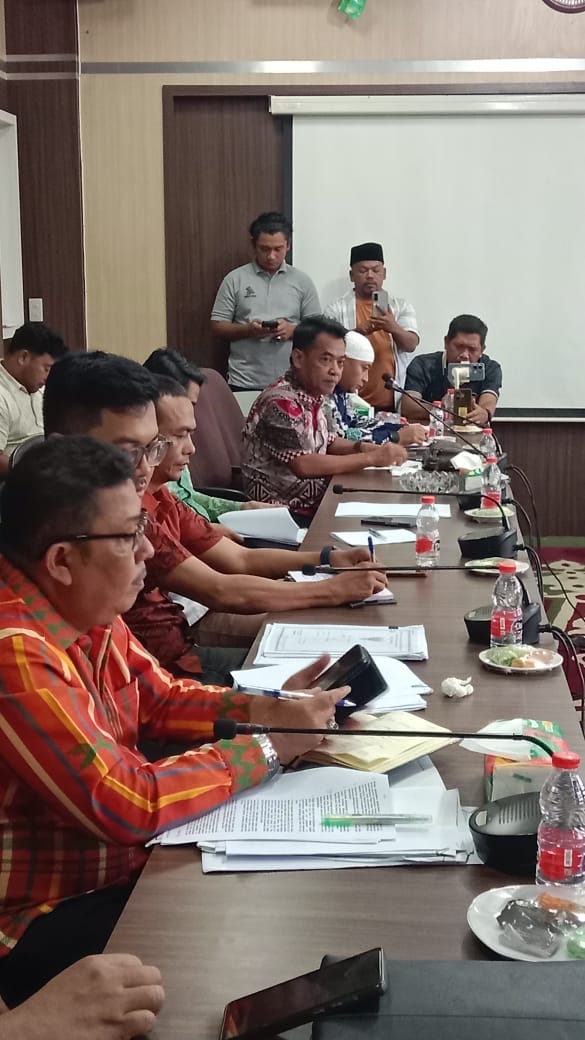 Sengketa Lahan Warga – PT Laot Bangko, DPRK Gelar RDP