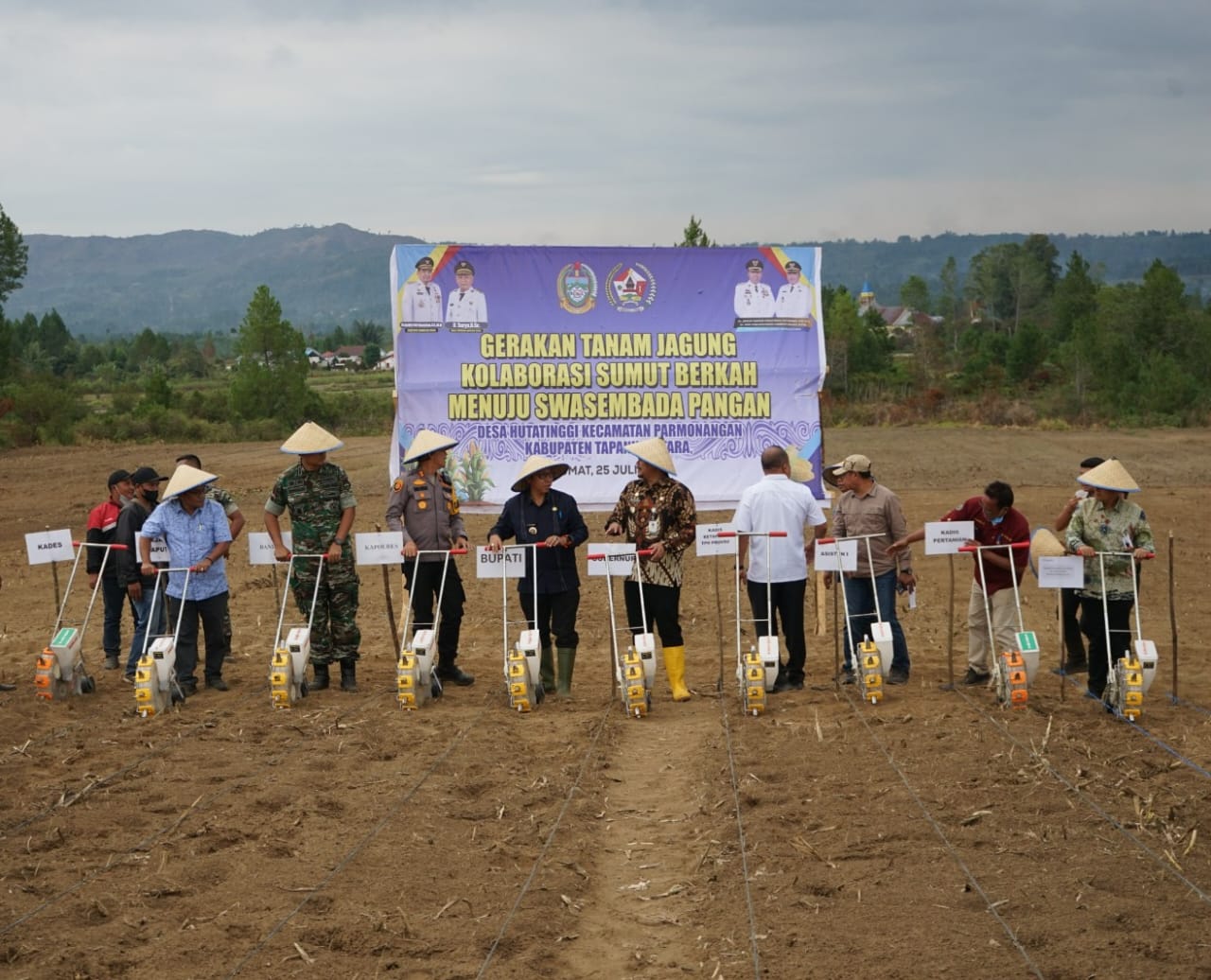 Gubsu Dan Bupati Taput Tanam Jagung, Tekankan Pentingnya Swasembada Pangan
