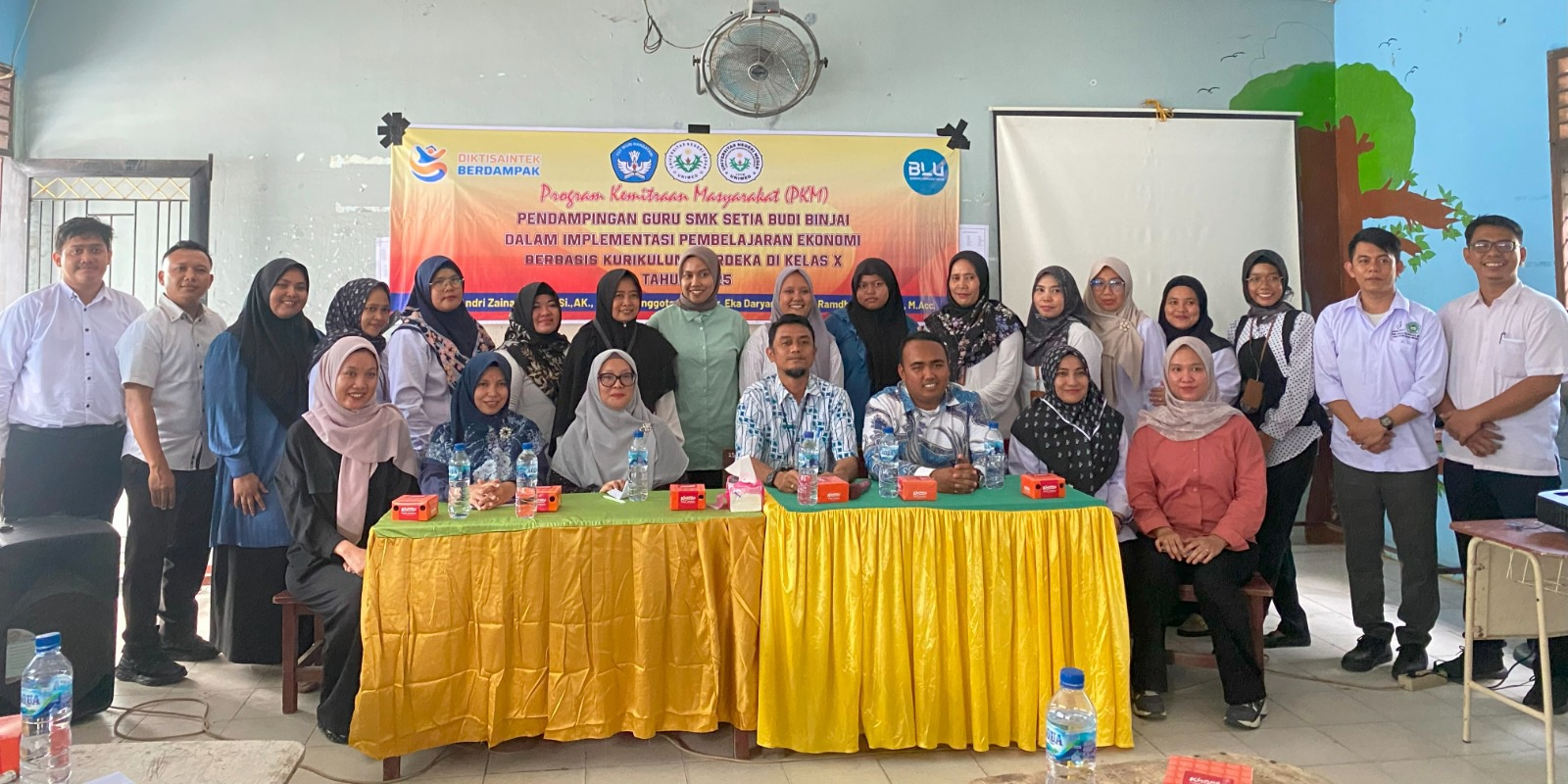 Dosen Unimed Dampingi Guru SMK Implementasikan Pembelajaran Ekonomi Berbasis Kurikulum Merdeka
