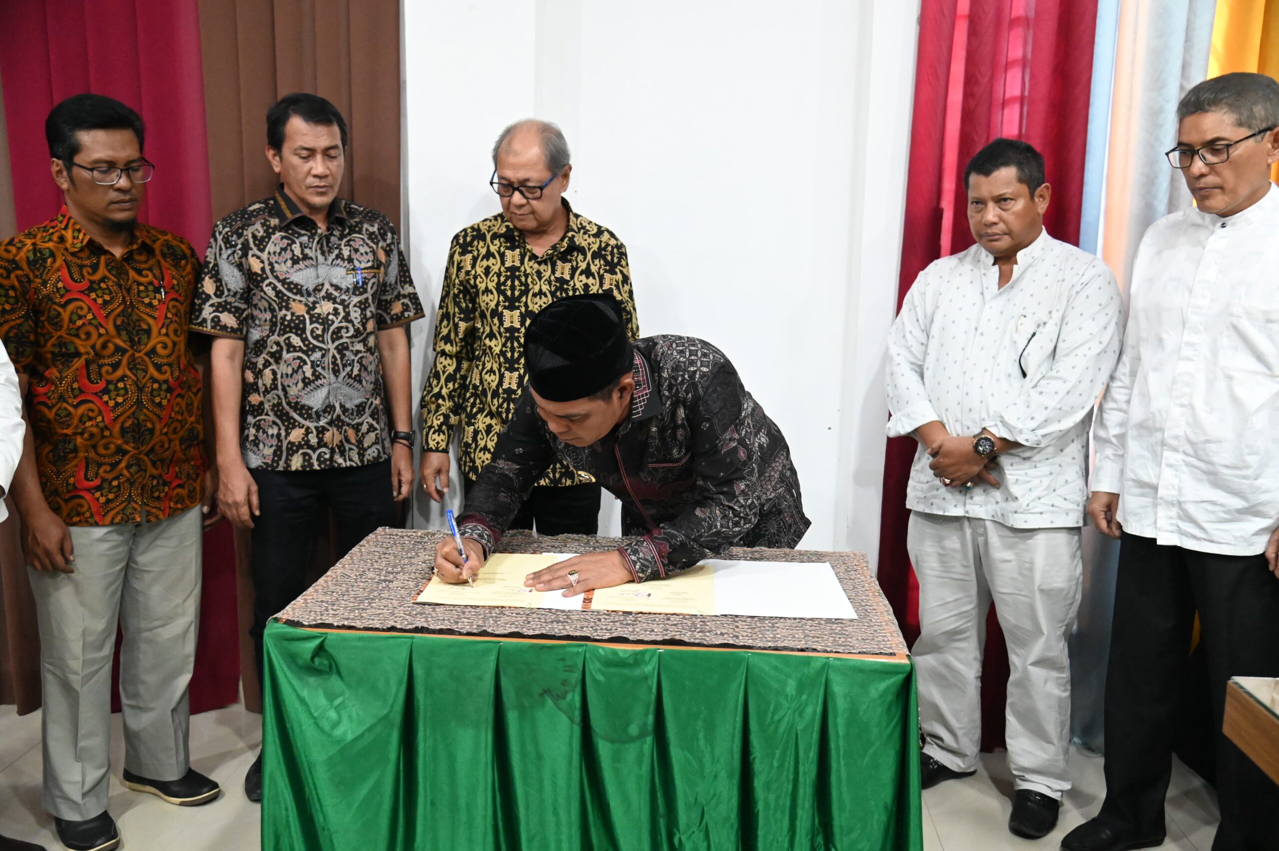 Pemkab Aceh Besar Terima Gedung Pengganti SDN Bak Sukon Dari PT HK