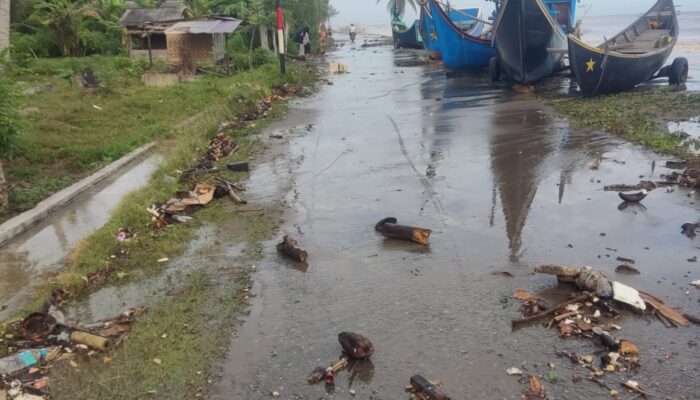 Ratapan Geusyik Lhok Puuk: Mualem, Kampung Kami Hancur, Rakyat Menangis