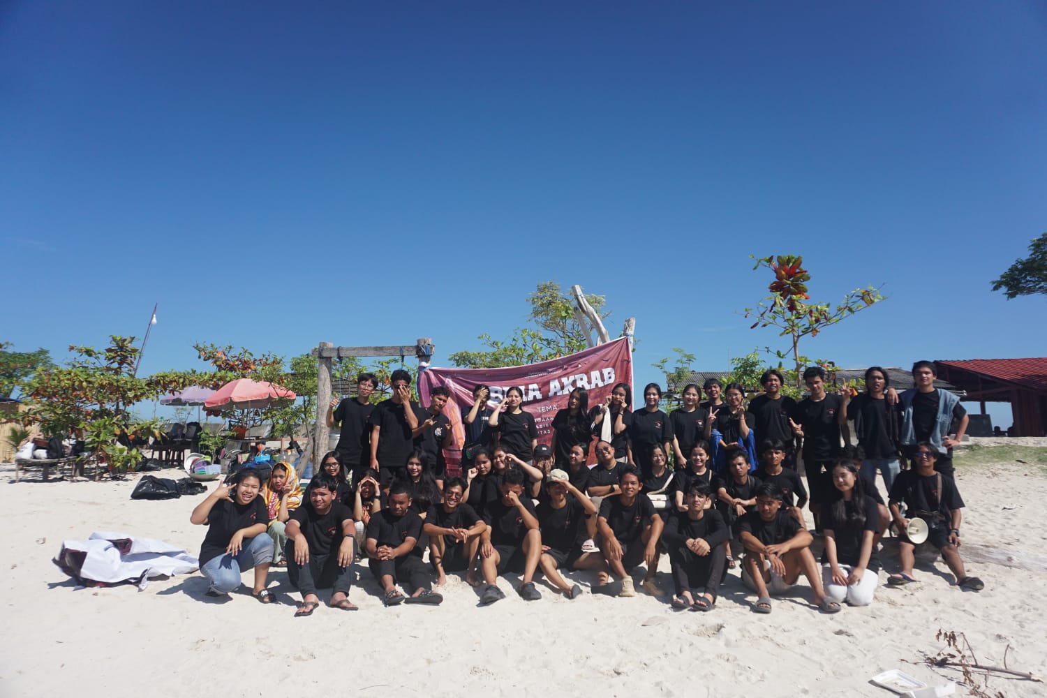 Dari Sumatera Hingga Papua: Mahasiswa Batak Unhas Pererat Solidaritas lewat Bina Akrab 2025