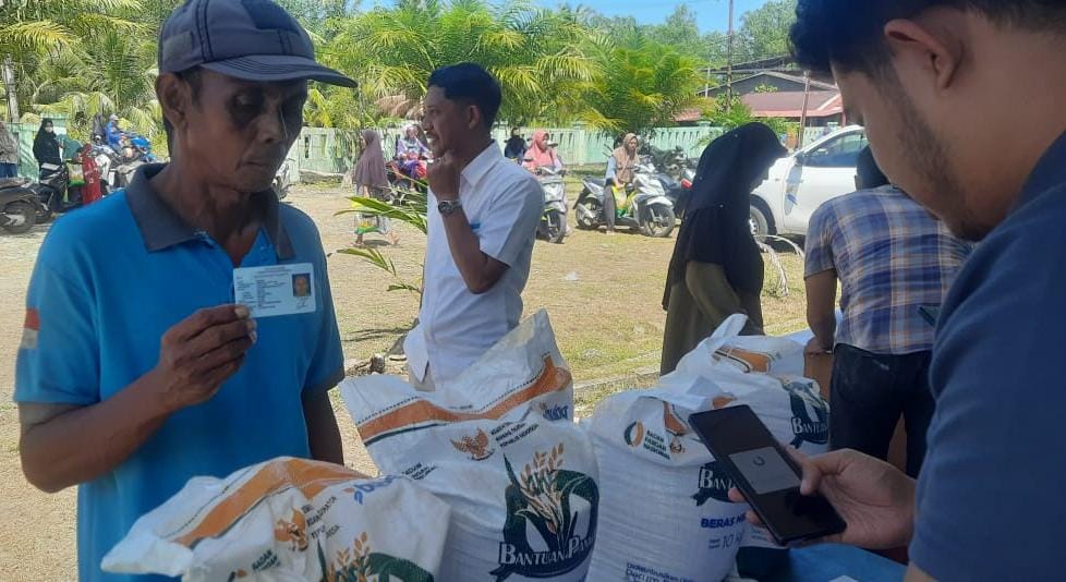 Bulog Salurkan 2,5 Ton Lebih Bantuan Pangan Beras Di Aceh Singkil