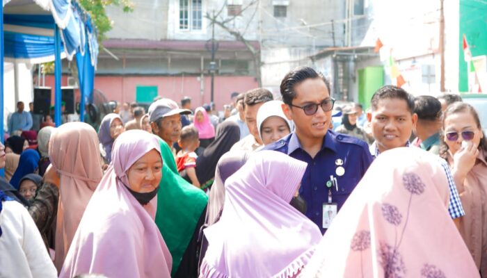 Rico Waas Salurkan Bantuan Beras Ke 500 Keluarga Di Medan Utara,1.000 Asuransi Nelayan BPJS Ketenagakerjaan