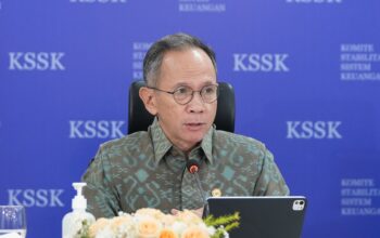 Ketua Dewan Komisioner OJK Mahendra Siregar menyampaikan bahwa afirmasi peringkat kredit tersebut tidak hanya mencerminkan fundamental makroekonomi Indonesia, tetapi juga mengonfirmasi ketahanan serta pendalaman sektor keuangan yang terus meningkat.