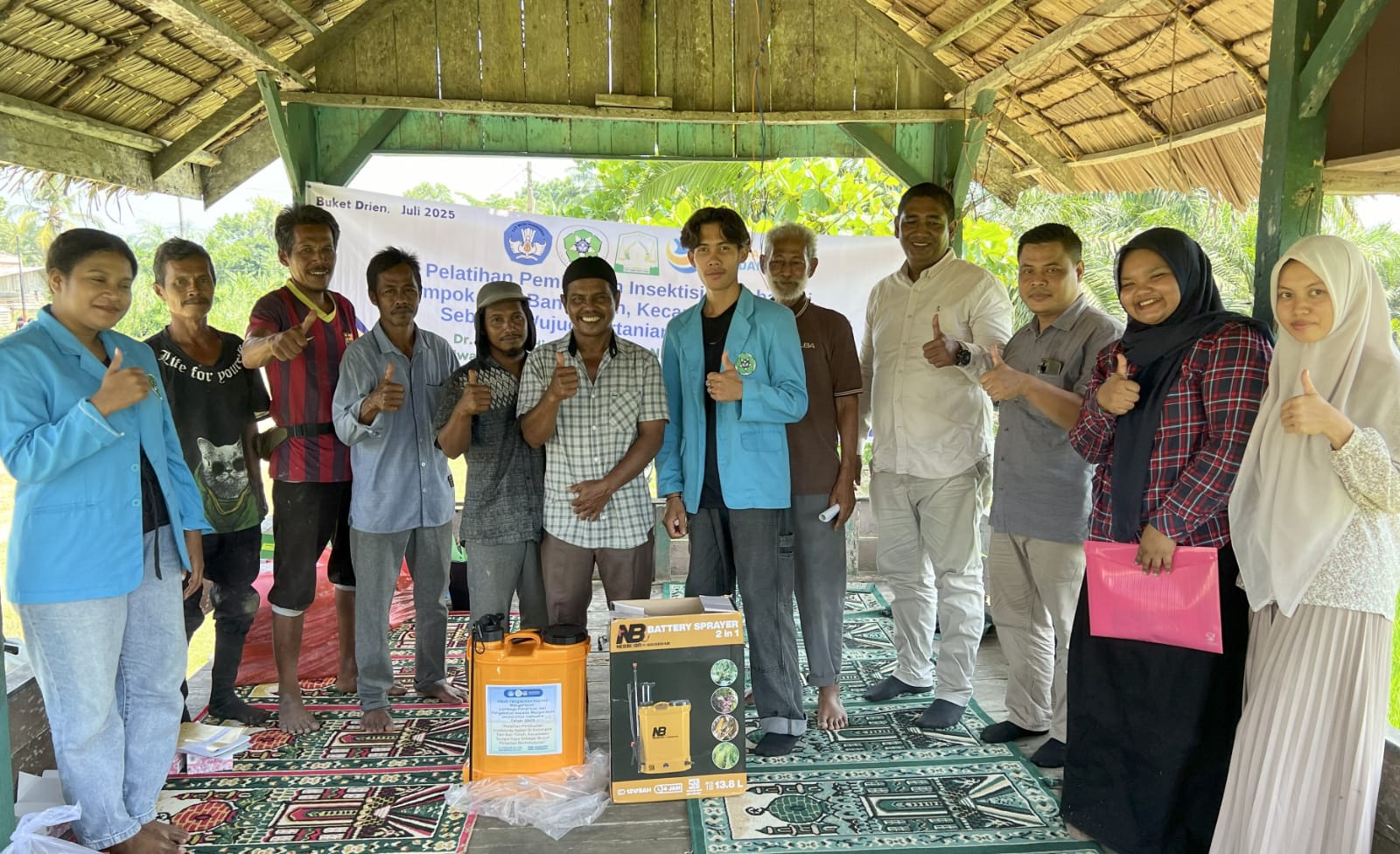 Tim PKM Unsam Kenalkan Insektisida Nabati Ke Kelompok Tani Ban Timoh Aceh Timur