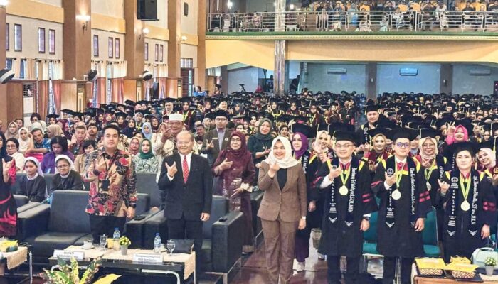 Wabup Hadiri Wisuda Institut Kesehatan Deli Husada