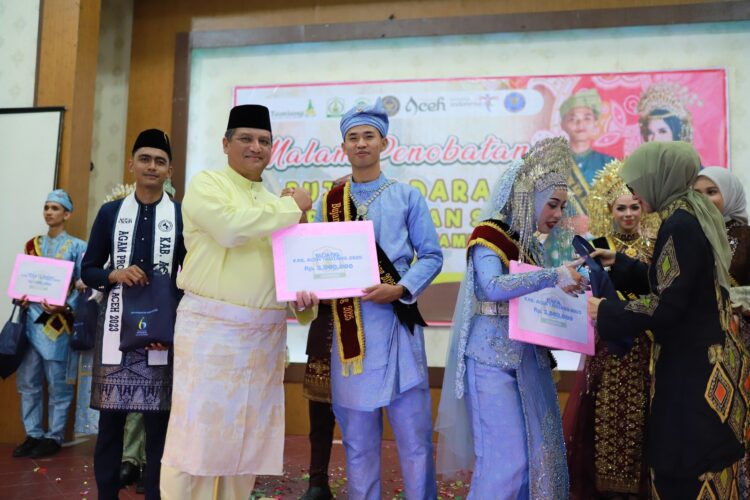 Bupati Armia Pahmi Nobatkan Bujang Dara Aceh Tamiang