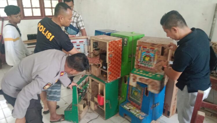 Mesin Judi Disimpan Di SDN Hebohkan Warga Langkat, Kapolsek: Milik Penjaga Sekolah