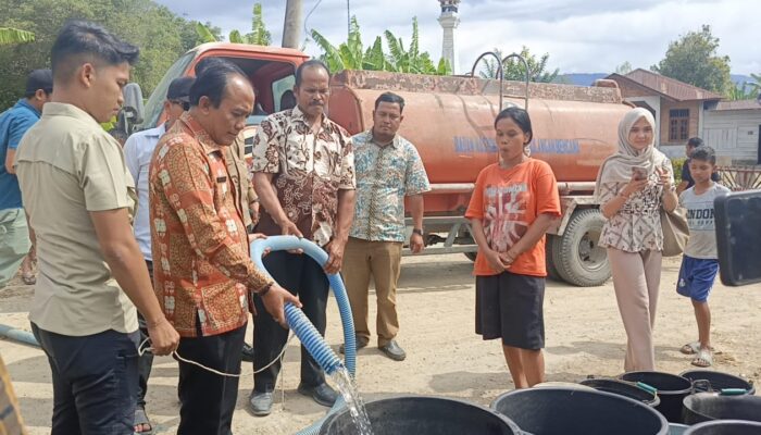 Pemkab Samosir Salurkan Air Bersih, Usulkan Sumur Artesis