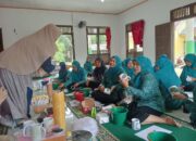 Dorong Kemandirian Ekonomi Perempuan, Dosen Unsam Beri Pelatihan Ecoprint Mug Di Gampong Bayeun, Aceh Timur