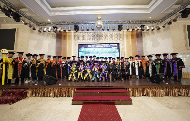 Mendikdasmen Hadiri Wisuda 1.940 Lulusan UMSU