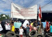 Tolak Eksekusi, Ratusan Warga Blokir Jl. Aluminium I Medan Deli