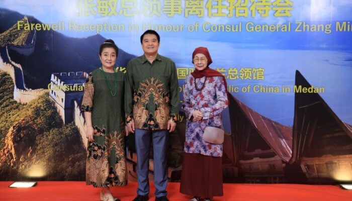 Hj Rayati Syafrin Hadiri Resepsi Perpisahan Konjen RRT Di Medan