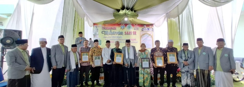 MUI Sumut Beri Penghargaan Untuk Pimpinan Umum Harian Waspada