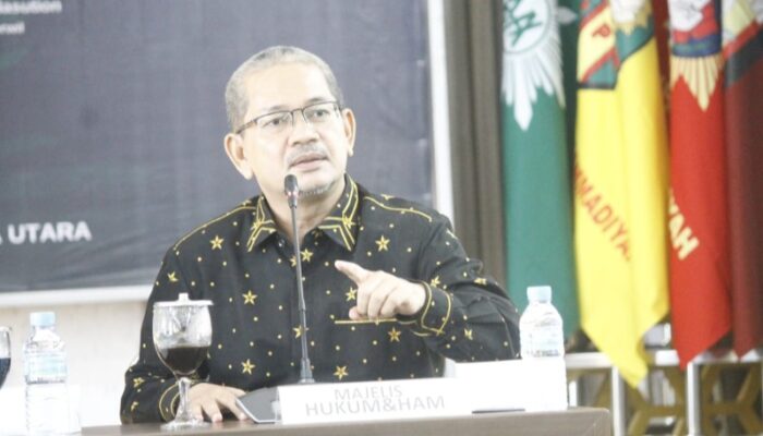Kebenaran Yang Ditunggu, Kekuasaan Yang Dicurigai