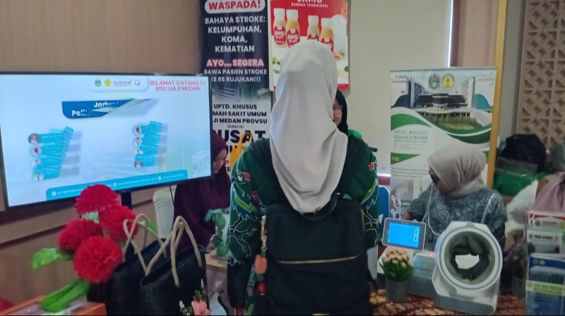 DWP RSU Haji Medan Meriahkan Musda Dharma Wanita Sumut Dengan Layanan Kesehatan Gratis Dan Produk Unggulan