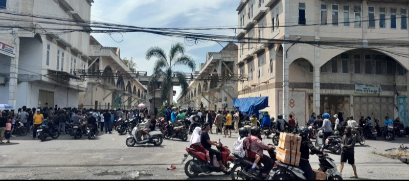 Ricuh Eksekusi Tanah Di Medan Deli, Dua Kepling Diamuk Massa