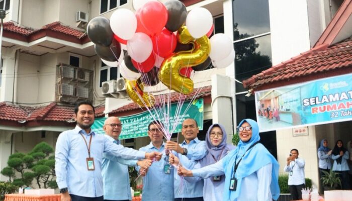 RS Adam Malik Rayakan HUT Ke-32 Secara Sederhana