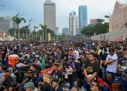 Mahathir Muhammad Dan Puluhan Ribu Warga Malaysia Demo Tuntut Anwar Ibrahim Mundur