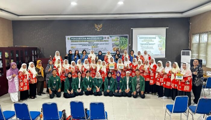  Pemberdayaan Kelompok Perempuan Lansia Melalui Budidaya Dan Pengolahan Microgreens