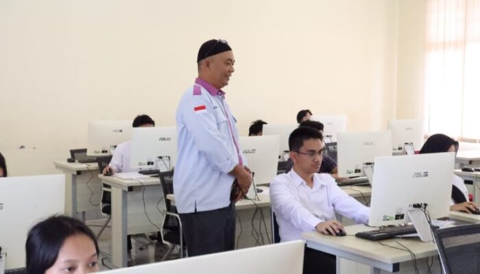 UTBK Mandiri Lokal Polmed Berlangsung Ketat, 358 Peserta Bersaing