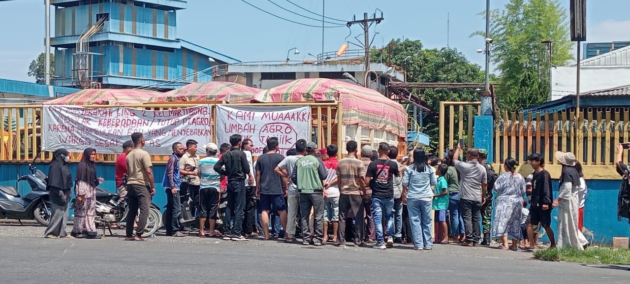 Sebarkan Polusi Udara, Ratusan Warga Martubung Geruduk PT AJP