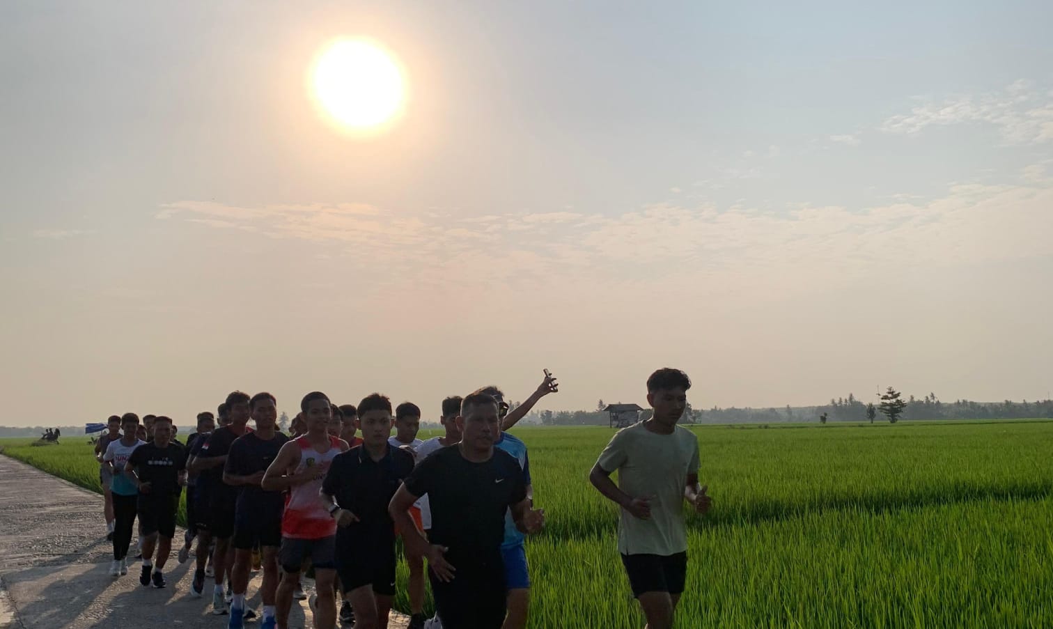 Festival Fun Run Di Sergai Suguhkan Sunset Hamparan Sawah