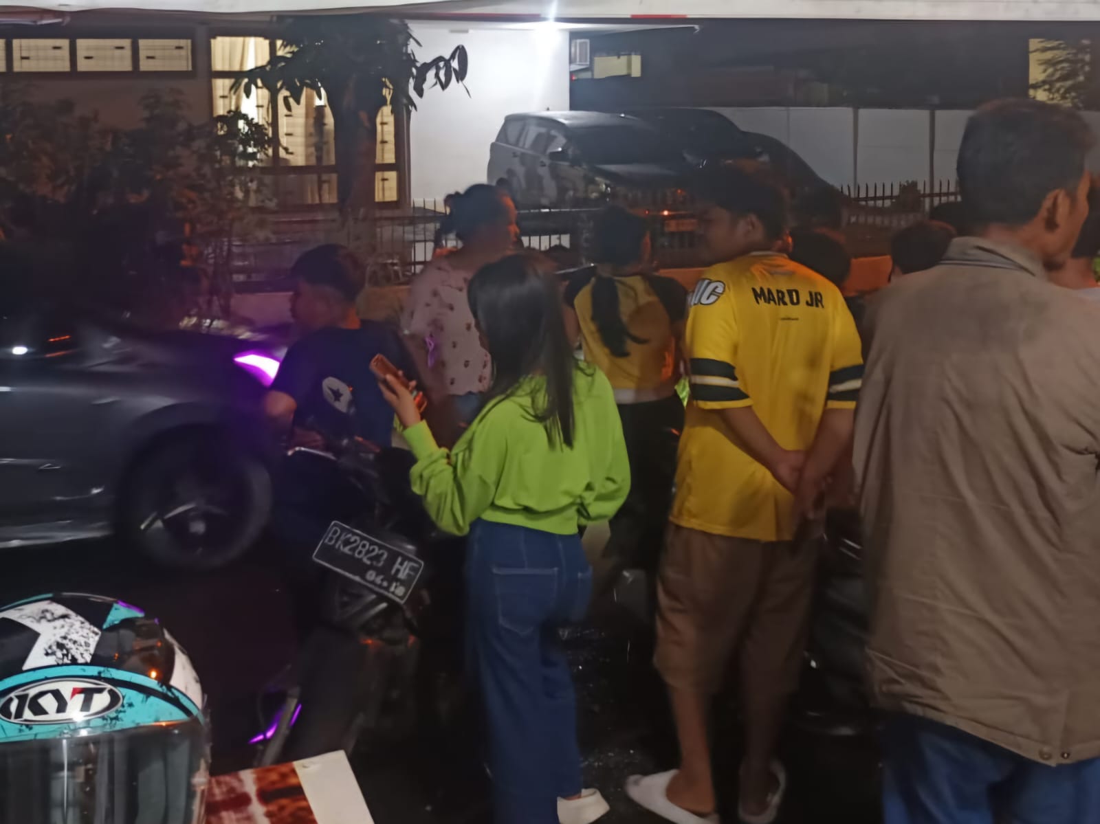 Penggeledahan Rumah Dinas Topan Ginting Jadi Tontonan Masyarakat