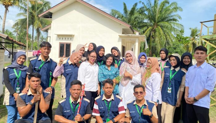 Gerakan Berantas Malaria Dengan Tanaman Pengusir Nyamuk Di Desa Pekan Tanjung Beringin