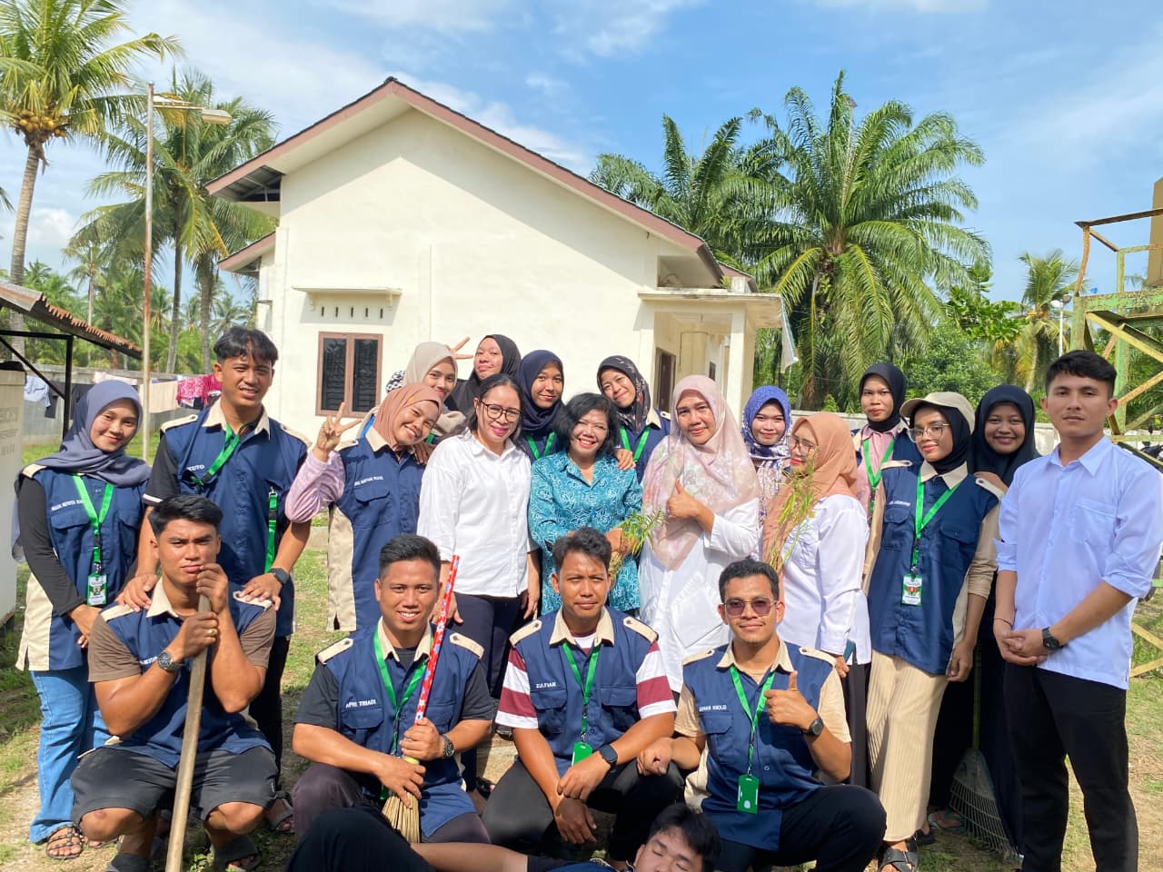 Gerakan Berantas Malaria Dengan Tanaman Pengusir Nyamuk Di Desa Pekan Tanjung Beringin