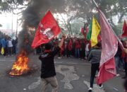 Demo Anarkis Dibubarkan Aparat