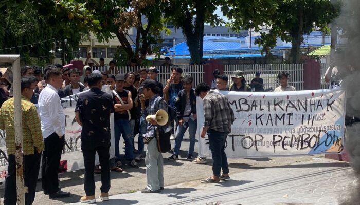 Bila Tidak Berhadapan Dengan Kami