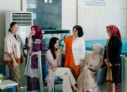 Bangga Berkebaya, Srikandi Dan Pegawai Perempuan PLN UIP SBU Rayakan Hari Kebaya Nasional