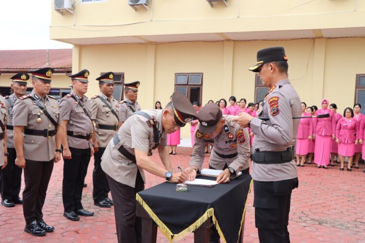 8 Pejabat Polres Taput Diganti