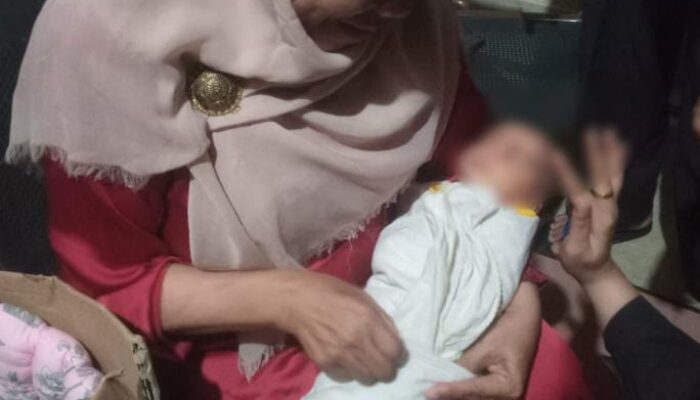 Warga Temukan Bayi Perempuan Dalam Kardus Di Halaman Rumah