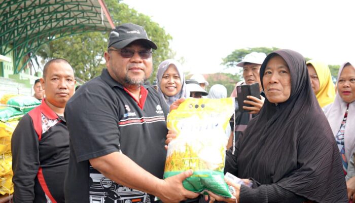 Pemkab Aceh Tenggara Salurkan 2 Ton Beras Murah di Babussalam