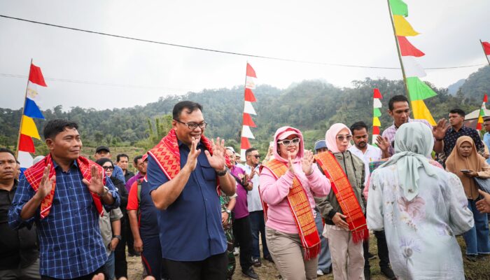 Tinjau Desa Terpencil, Asri Ludin Tambunan Harus Memutar Dari Kabupaten Karo