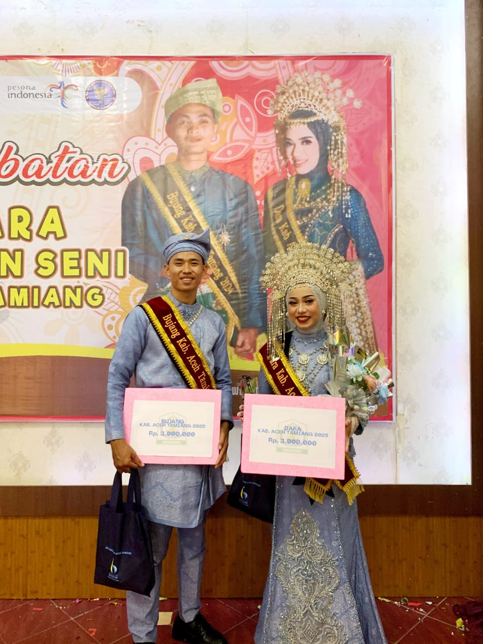 Ini Sebuah Kehormatan, Nafisha Zahra Dan David Ghalib Dinobatkan Bujang Dara Aceh Tamiang