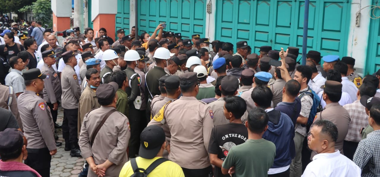 234 Personel Polres P. Siantar Amankan Eksekusi Tanah Dan Bangunan