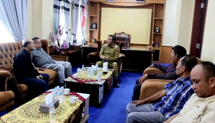 Bupati Eliyunus Waruwu Terima Saran Tokoh Masyarakat Untuk Kemajuan Nias Barat